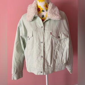 Levi's Cropped Trucker Jacket